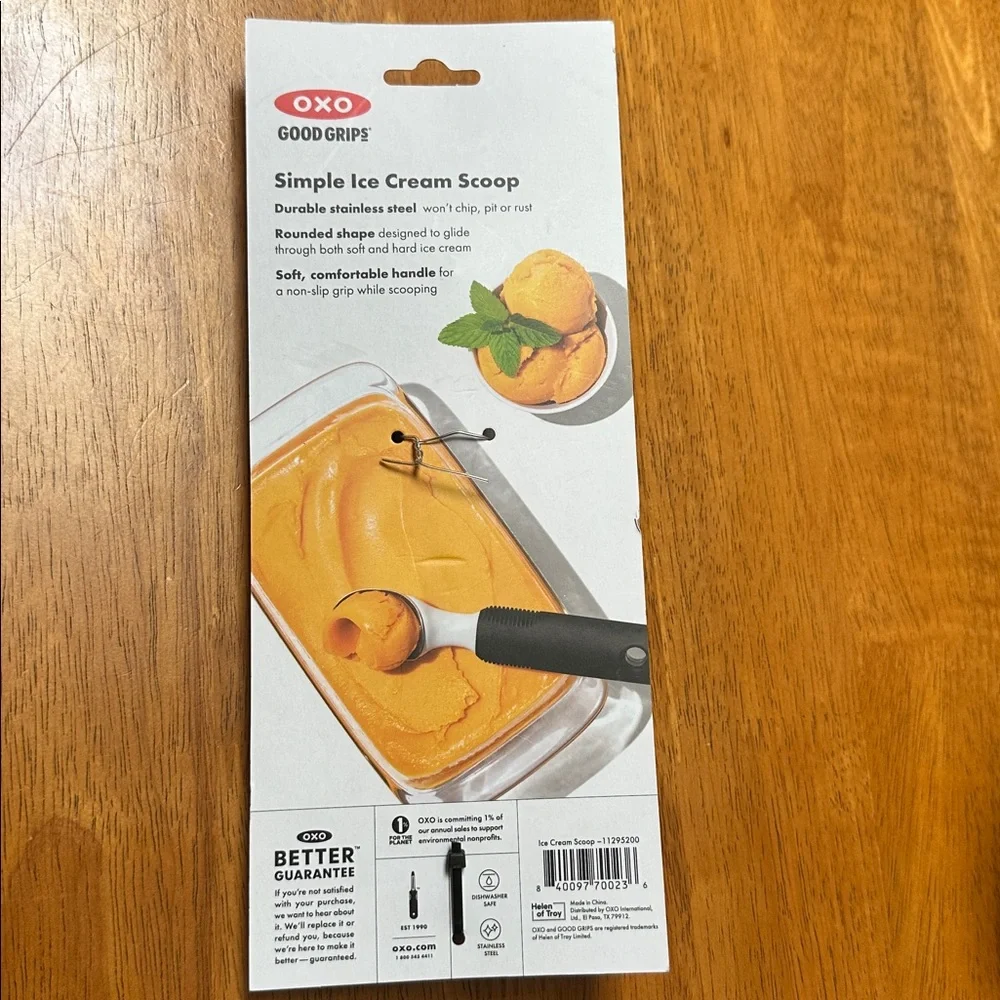 Oxo Good Grips Ice Cream Scoop - Black and Stainless Steel with white neck. NWT
